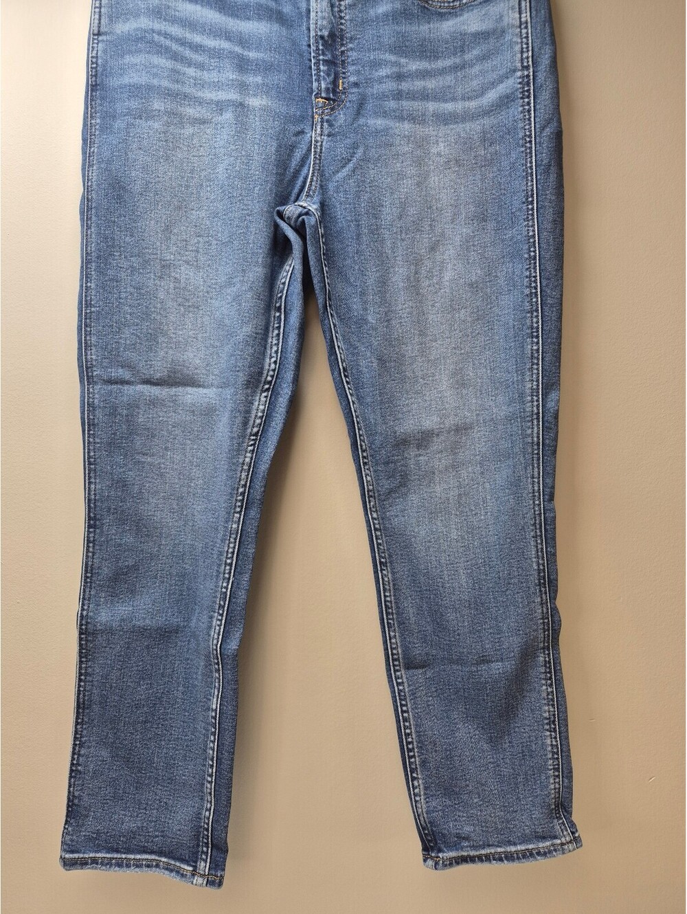 Gap Women's Slim High Rise Jeans, Size 32W 14R, Light Blue Denim B481